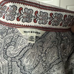 Jacket? Shawl?  I don’t know, but it’s really pretty!